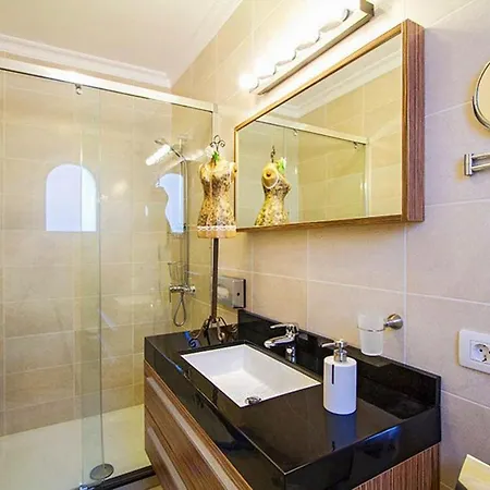 Valdes Puerto del Carmen (Lanzarote)